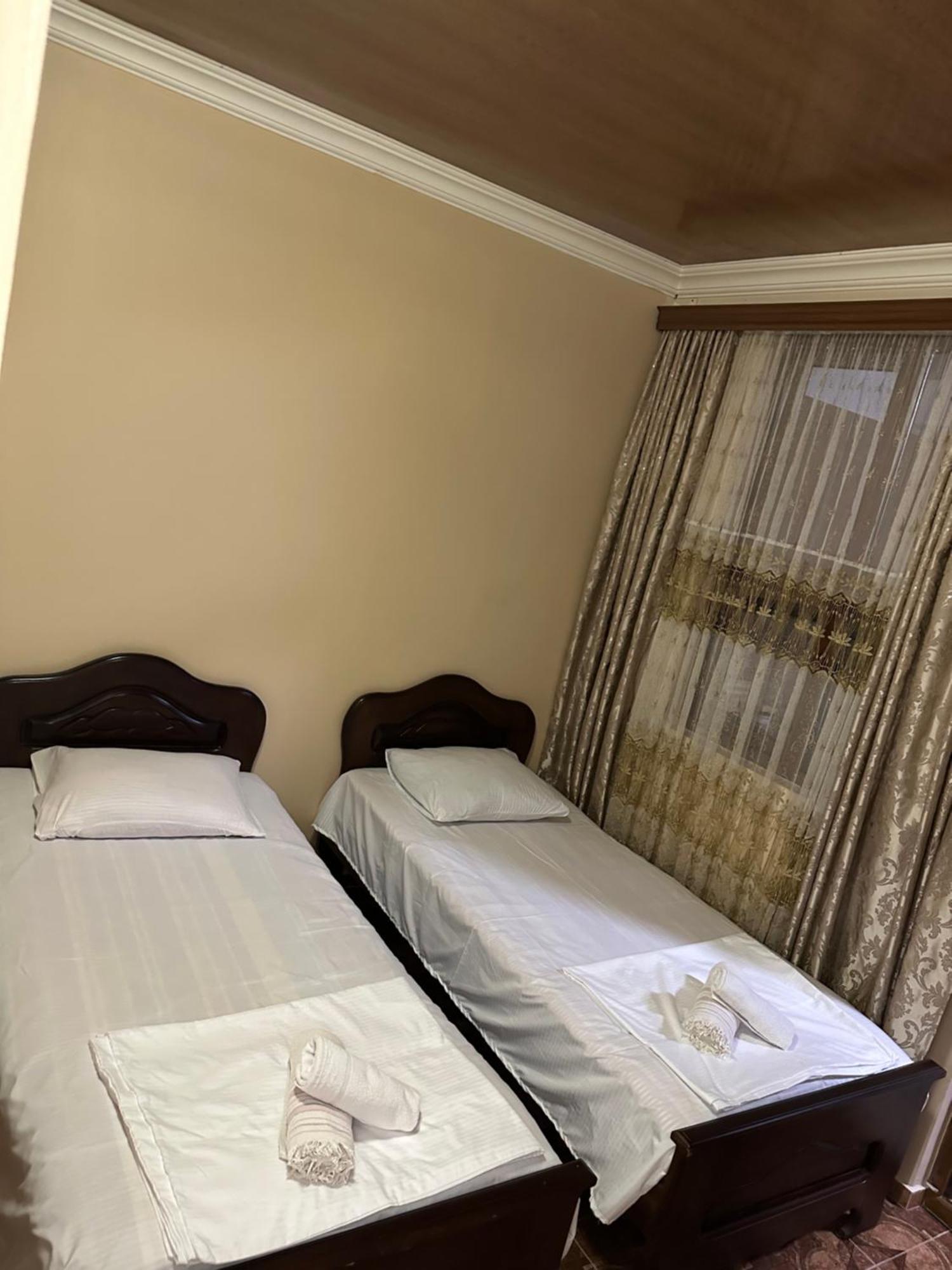 Linda Guest House Batumi Exterior foto